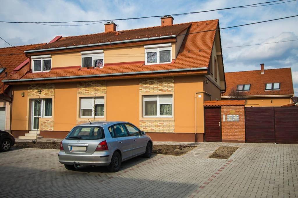 Teubel apartman 1. Székesfehérvár Exterior foto